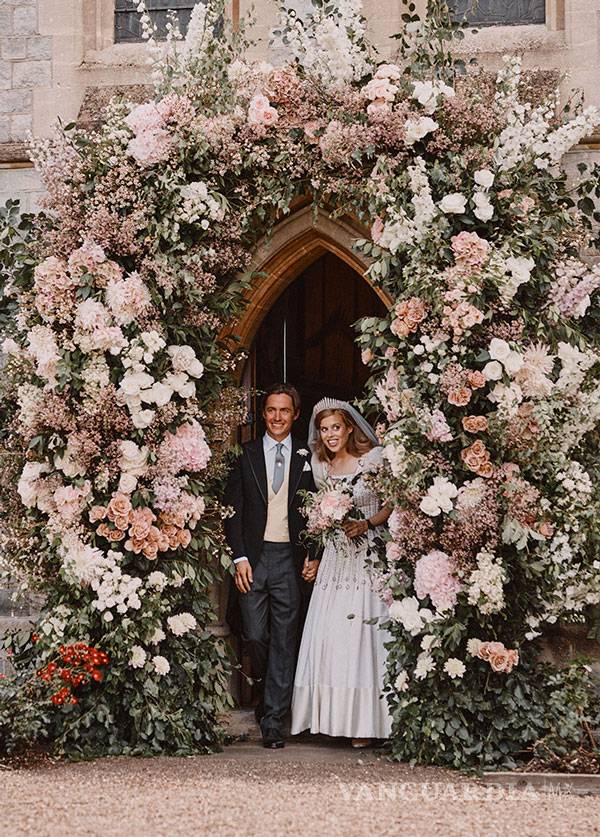 $!Beatriz de York utilizó vestido de novia de la Reina Isabel II en su boda secreta