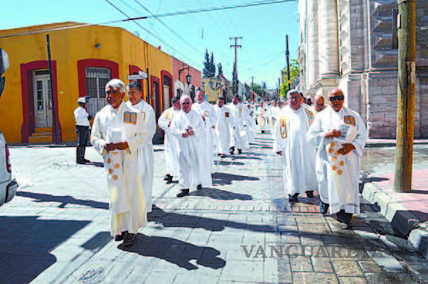$!Peregrinan y renuevan votos 120 sacerdotes de la Diócesis de Saltillo
