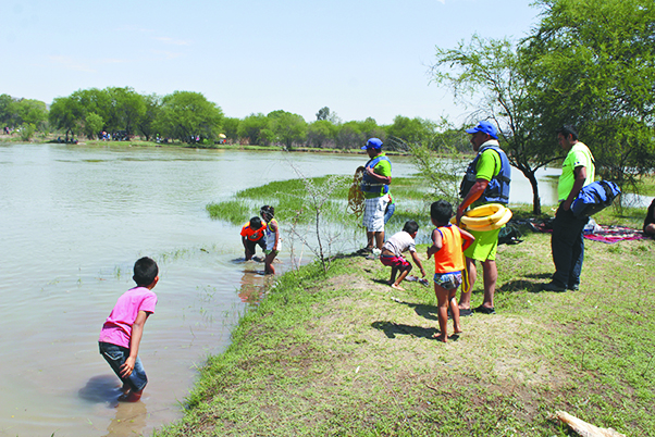 $!Los Buzos del desierto se dedican a encontrar cuerpos de personas que se ahogaron en el río o en los canales de riego