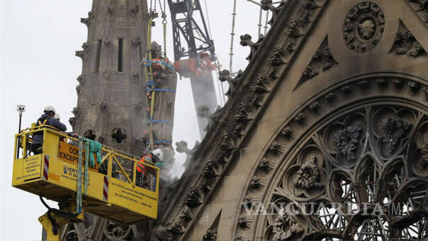 $!Alertan por presencia de plomo en el aire tras incendio en Notre Dame