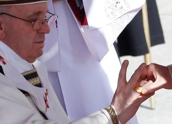 Anulan Anillo del Pescador y sellos del Papa Francisco previo al Cónclave, en el Vaticano