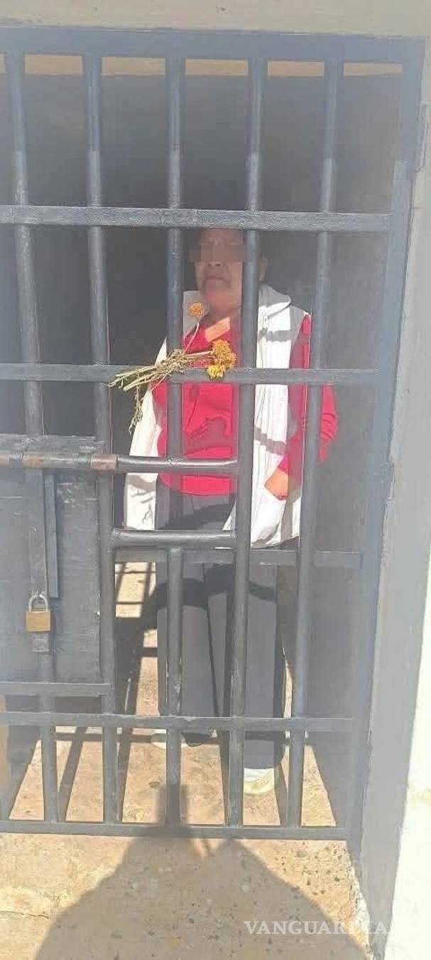 $!Alejandra Jiménez fue retenida en Tierra Colorada en medio de señalamientos por presuntas irregularidades y tensiones rumbo al proceso electoral por usos y costumbres en Santa María Apazco.