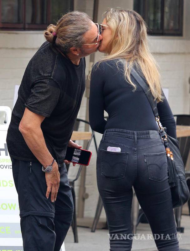 $!Fher Olvera de Maná presume a su nueva novia en Nueva York