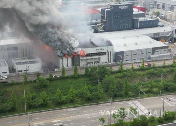 $!Más de 20 muertos dejaría incendio en fábrica de baterías en Corea del Sur