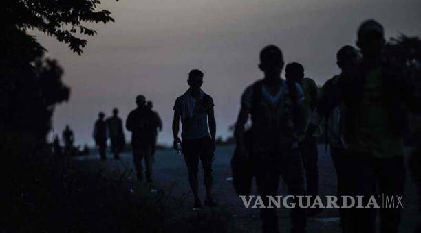 $!¿Cuál vigilancia? Ingresan más migrantes a México buscando reunirse con la primera Caravana