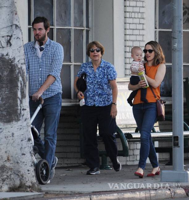 $!Esta es la poderosa foto de Rachel McAdams con la que defiende la lactancia materna