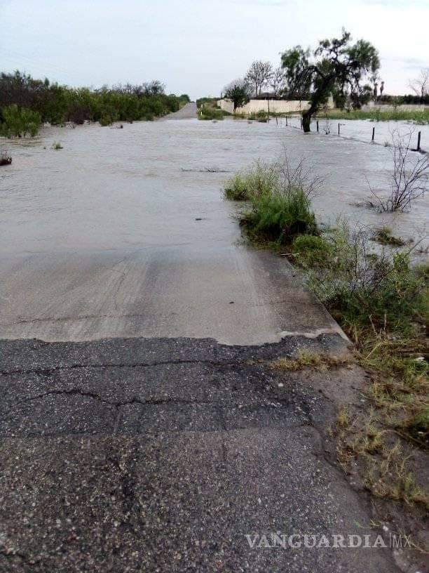 $!Afecta tromba a siete colonias de Acuña; agua deja a ejidos incomunicados por horas