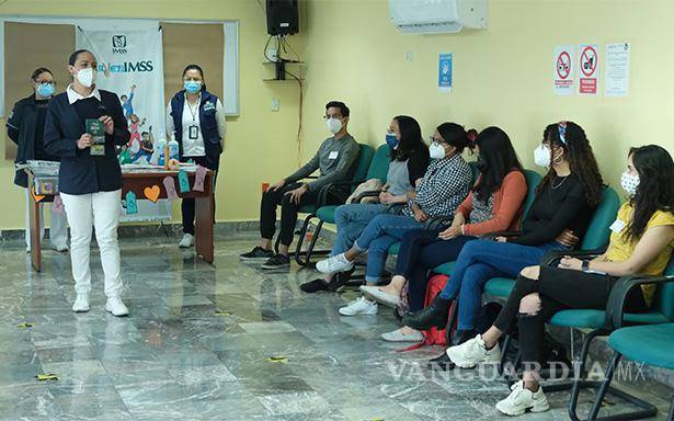 $!El personal de Trabajo Social, Planificación Familiar y Medicina Preventiva brinda información y herramientas sobre salud sexual.