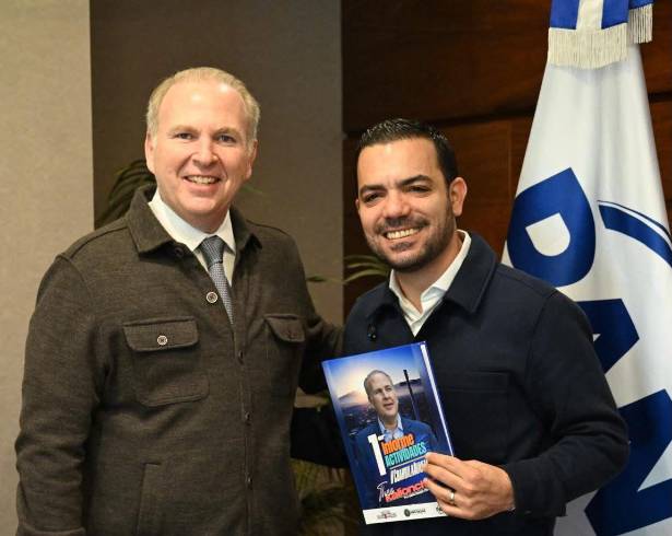 : Kalionchiz (izq) reafirmó su compromiso de mantener contacto directo con la comunidad.