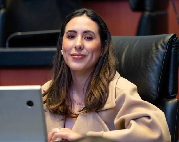 La legisladora aseguró que no está obligada a renunciar actualmente a su ciudadanía estadounidense, al no aspirar por ahora a otro cargo de elección popular.