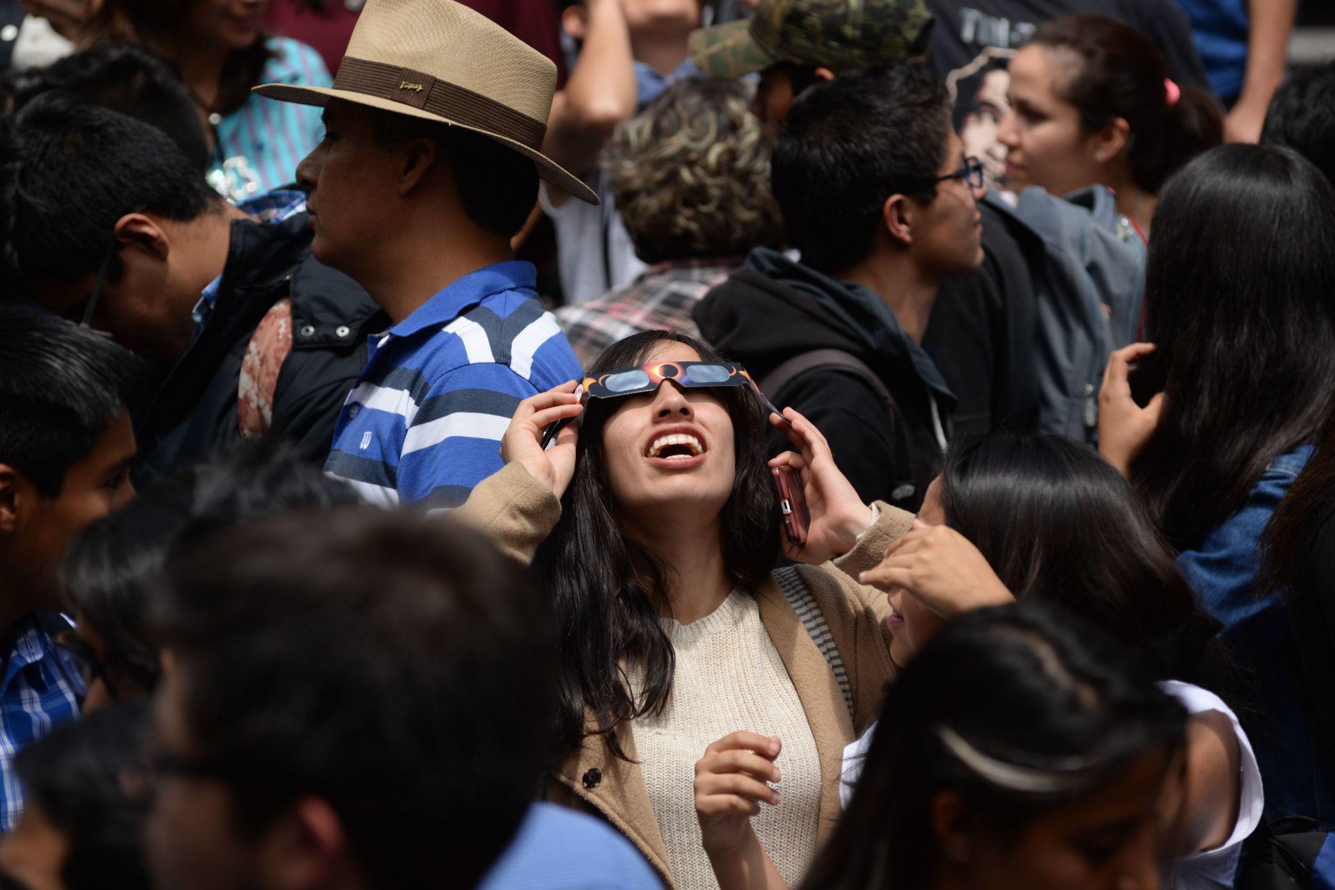 ¿Cómo identificar lentes ‘fake’ para ver el Eclipse Solar sin riesgos?. Noticias en tiempo real