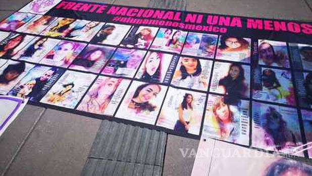 $!Marchan mujeres en silencio en la CDMX exigiendo justicia por feminicidios