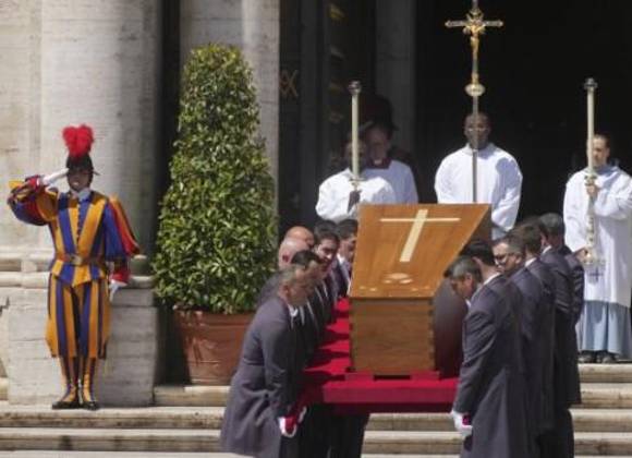 Revelan que la muerte del Papa Francisco es un negocio lucrativo