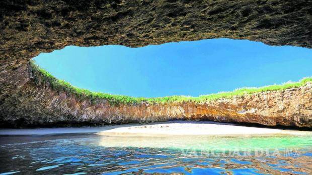 $!Cierran playa en Islas Marietas al turismo por daño ecológico