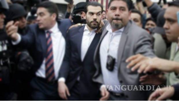 $!Padrés se entrega, se dice inocente… y PGR va por sus 8.8 mdd