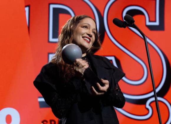 Perdieron el Reguetón y el Urbano: Arrasa Natalia Lafourcade con los premios Rolling Stone En Español 