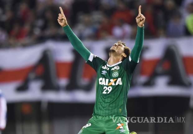 $!Amputan pierna a jugador de Chapecoense que sobrevivió al accidente