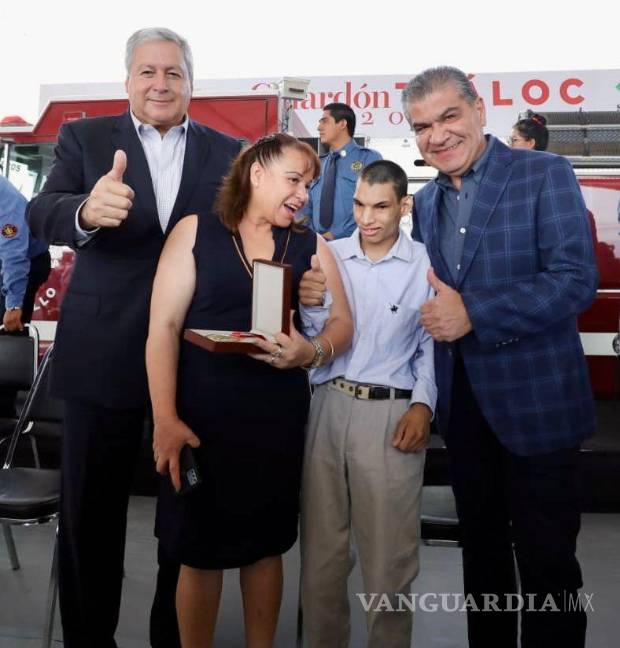 $!Aumentan salario a bomberos de Saltillo y entregan Galardón Tláloc