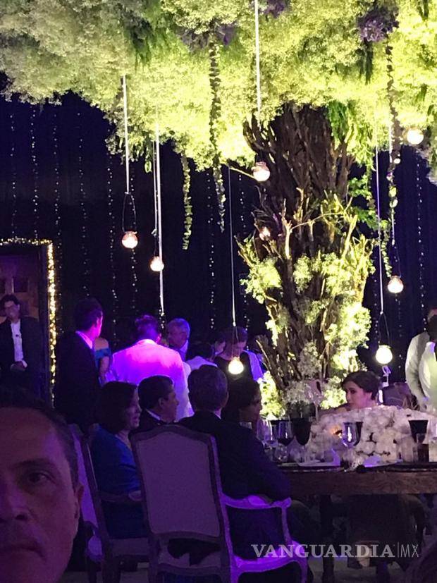 $!Se casa ‘mano derecha’ de AMLO en Puebla; acude Presidente electo y cúpula de Morena