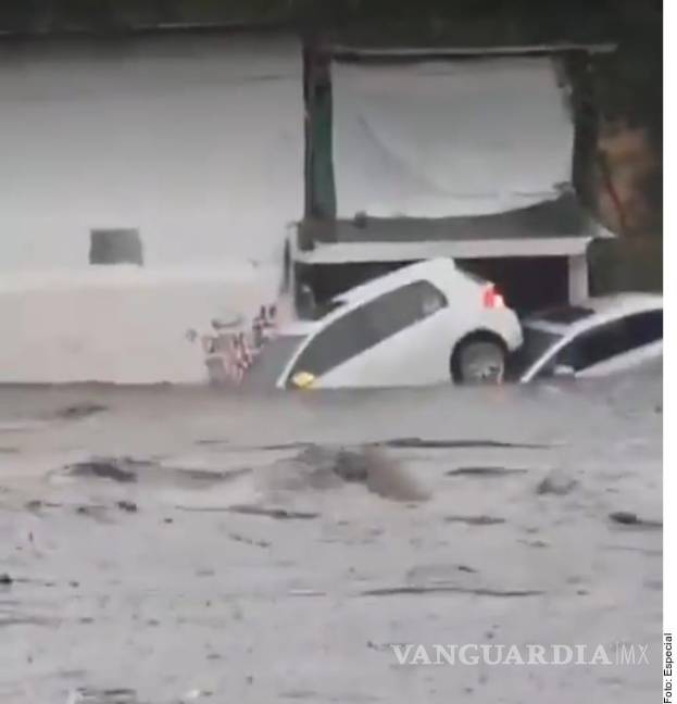 $!El Gobierno capitalino reportó anoche daños en al menos 44 viviendas, caídas de árboles y la atención de 22 encharcamientos.