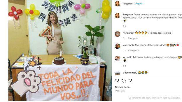 $!La exponen por ‘robamaridos’ con una manta... la usa como adorno en su cumpleaños