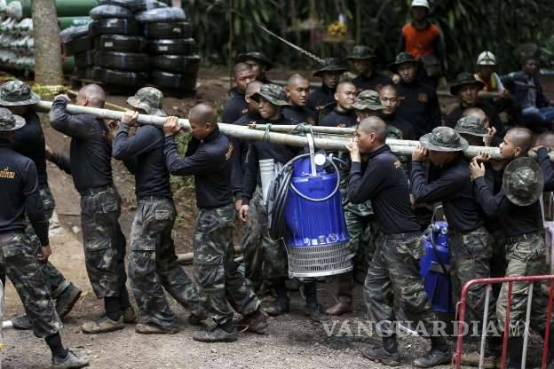 $!Un herido grave y tres leves durante rescate de niños atrapados en Tailandia