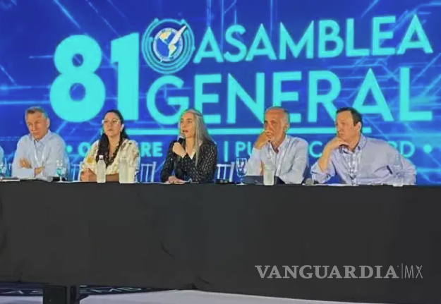 $!Miembros de la SIP durante Asamblea 81 General, en la que se destacaron a los medios afectados por acoso judicial. FOTO: SIP