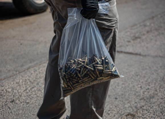 Mientras haya armas y dinero, el crimen en México no tiene freno