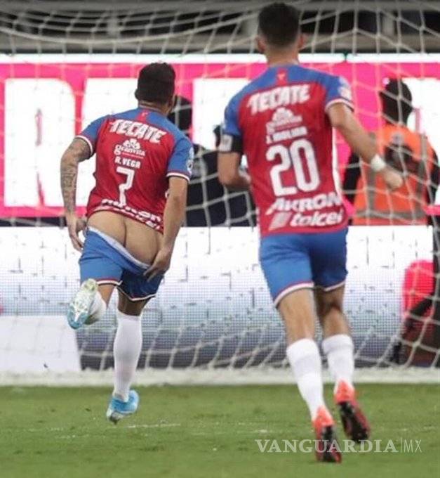 $!Cardona festeja a la 'Fortnite' y la disciplinaria ya lo investiga