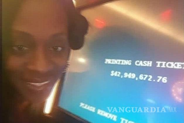 $!Mujer gana 42 mdd en tragamonedas y casino no le paga