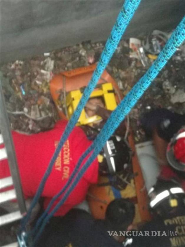 $!Cae menor dentro registro de CFE en Monterrey