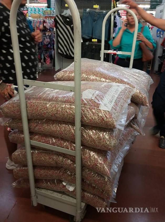 $!Compra costales de croqueta a 18.50 y ayuda a perros en abandono