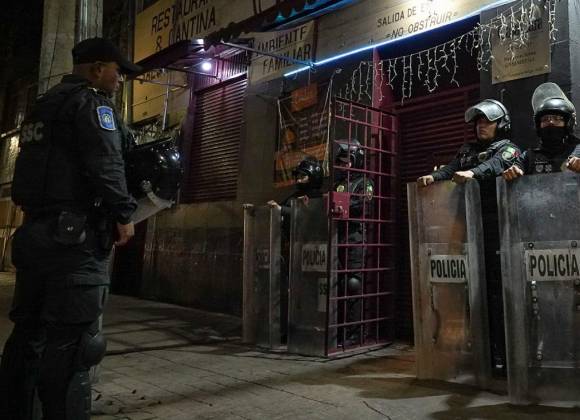 Clausuran 30 “chelerías” en CDMX por no contar con licencias adecuadas