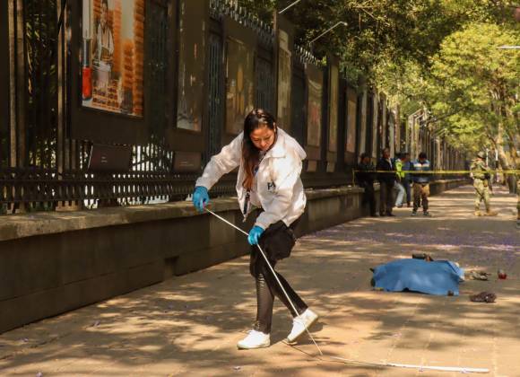 Hallan cuerpo sin vida afuera de Chapultepec; se especula golpe en la cabeza