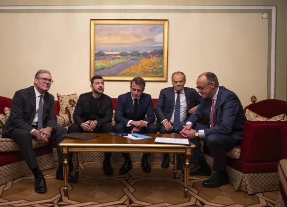 Trump pide a Ucrania aceptar plan de Putin para reunirse en Turquía y negociar el alto al fuego