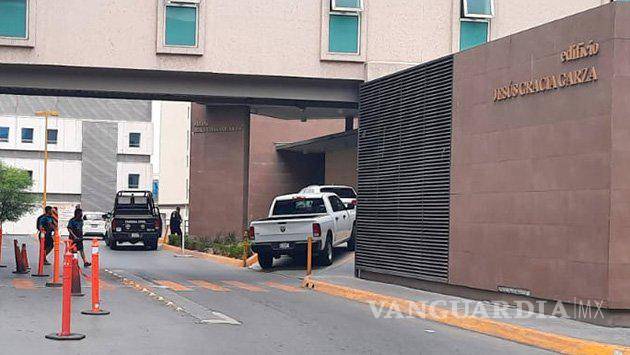 $!Jaime Rodríguez ‘El Bronco’ es trasladado a hospital para una valoración médica