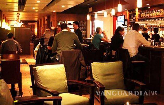 $!Los clientes de este tipo de establecimientos pueden revisar cómo viven su masculinidad y el manejo de sus emociones, pues los botaneros pueden brindarles la sensación de que tienen el dominio de las situaciones.