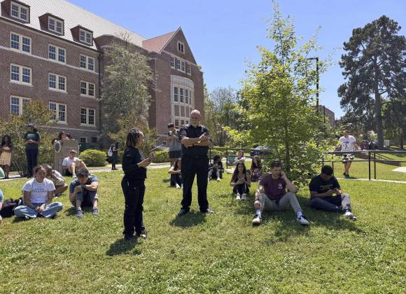 Tiroteo masivo en universidad de Florida fue cometida por un hijo de una policía