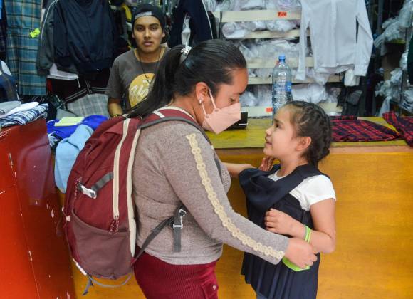¿Puedo comprar uniformes escolares con la tarjeta del Bienestar? Esto es lo que debes saber