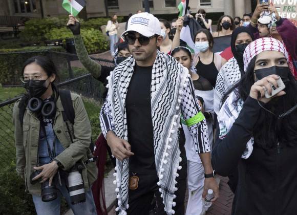 Libera EU a estudiante palestino detenido por protestas contra la guerra de Gaza