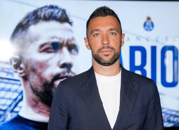 Francesco Farioli reemplaza a Martín Anselmi como entrenador del Porto hasta 2027