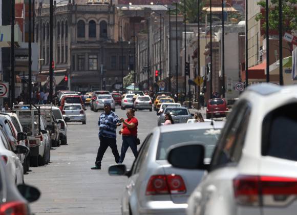 Hace calor. (Lo hacemos)