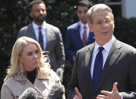 Confirma Casa Blanca que México y Canadá están exentos de aranceles de 10%