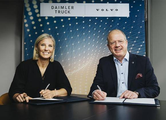 Volvo y Daimler Truck formarán empresa conjunta de software para vehículos