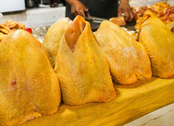 ‘Vuela’ precio de pollo en México: se encarece 8.96% en la última quincena