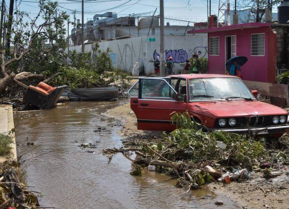No es sólo la zona hotelera, huracán ‘Otis’ también devastó colonias populares del Acapulco
