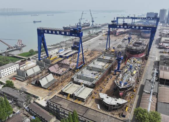 Debido a la amenaza de mayores aranceles de EU, exportaciones de China aumentaron en marzo