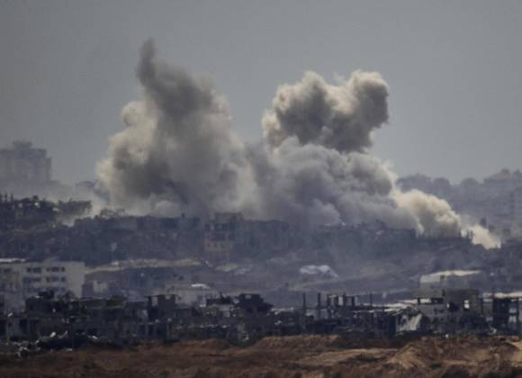 Al menos 60 personas fallecieron tras ser víctimas de ataques israelíes en Gaza