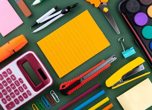 ¿Se pueden facturar los útiles escolares? Esto es lo que dice el SAT