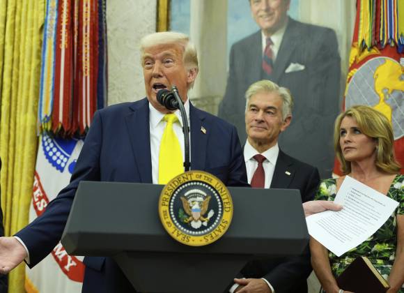 Trump abre una zona marina protegida en el Pacífico a la pesca comercial